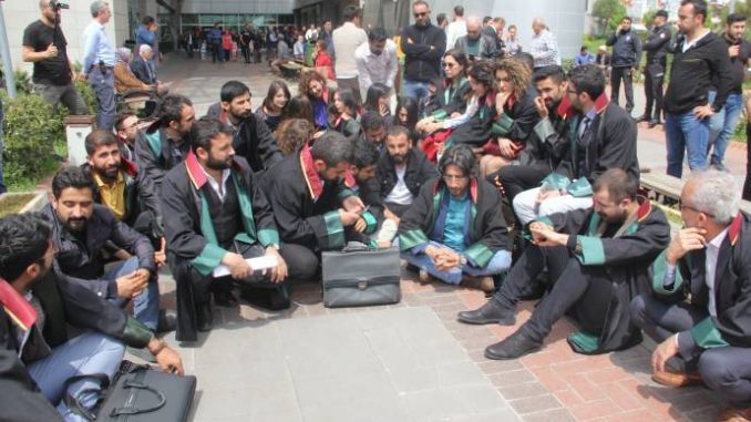 mersin avukatlar tecrite karşı eylemdeydii